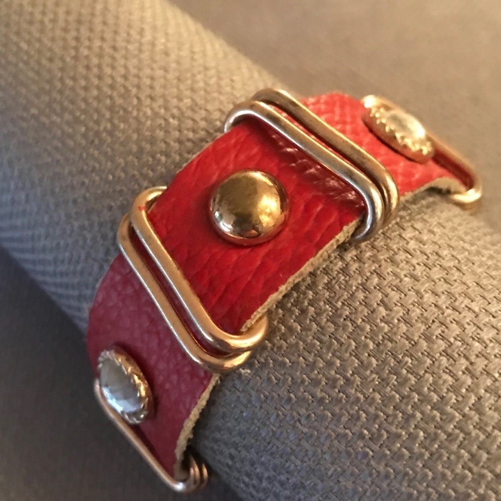 Guang Tong Red Leather Bracelet gold tone metal